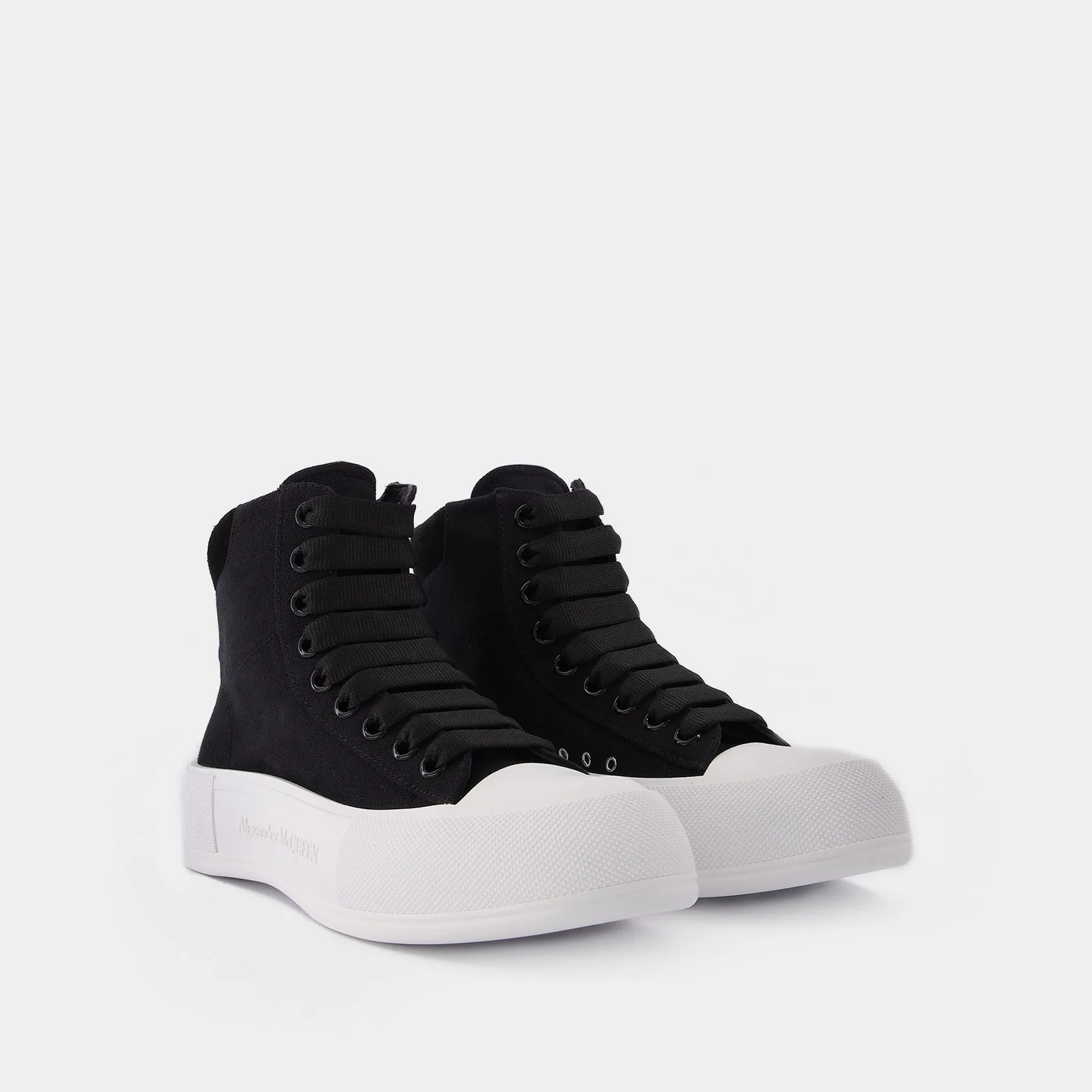 Alexander McQueen  Sneakers in Black and White Fabric