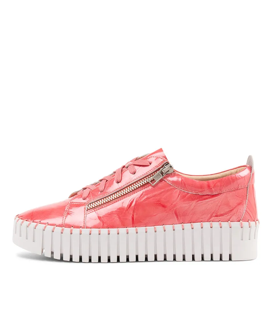 DJANGO & JULIETTE Bump Coral Shrunken Patent Sneakers Ws