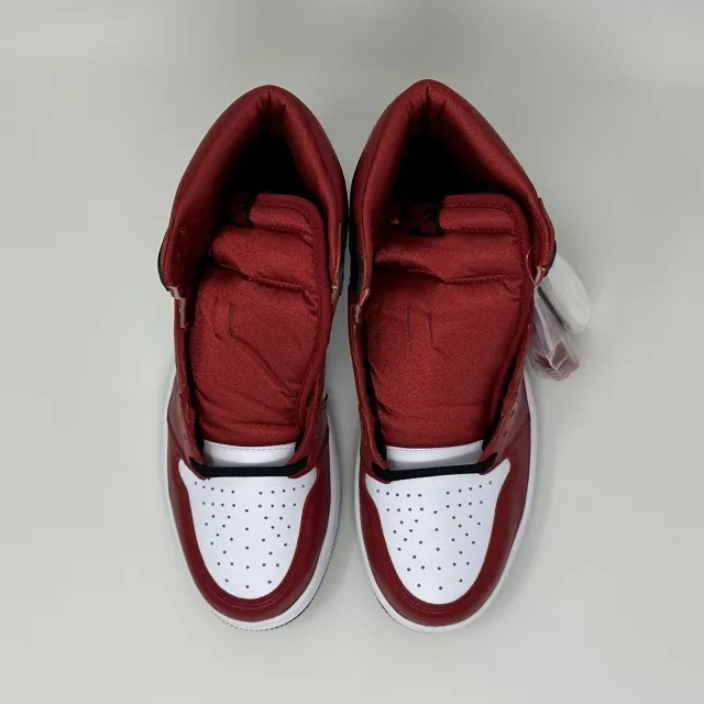 Nike WMNS Air Jordan Retro I 1 High OG Satin Red 2020 Wo...