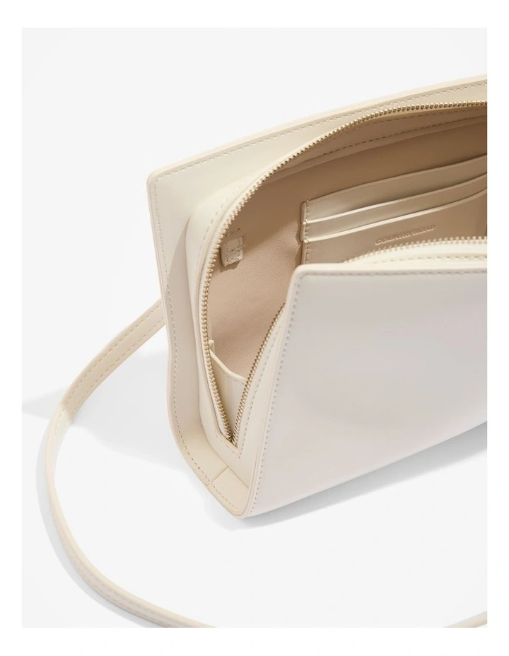 Structured Shoulder Bag in Cloud