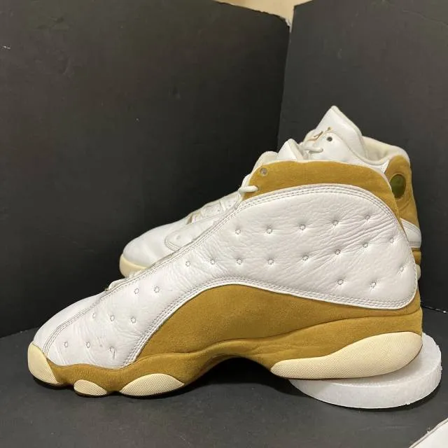 VNDS W/ OG BOX NIKE AIR JORDAN 13 (XIII) IN THE RARE WHE...