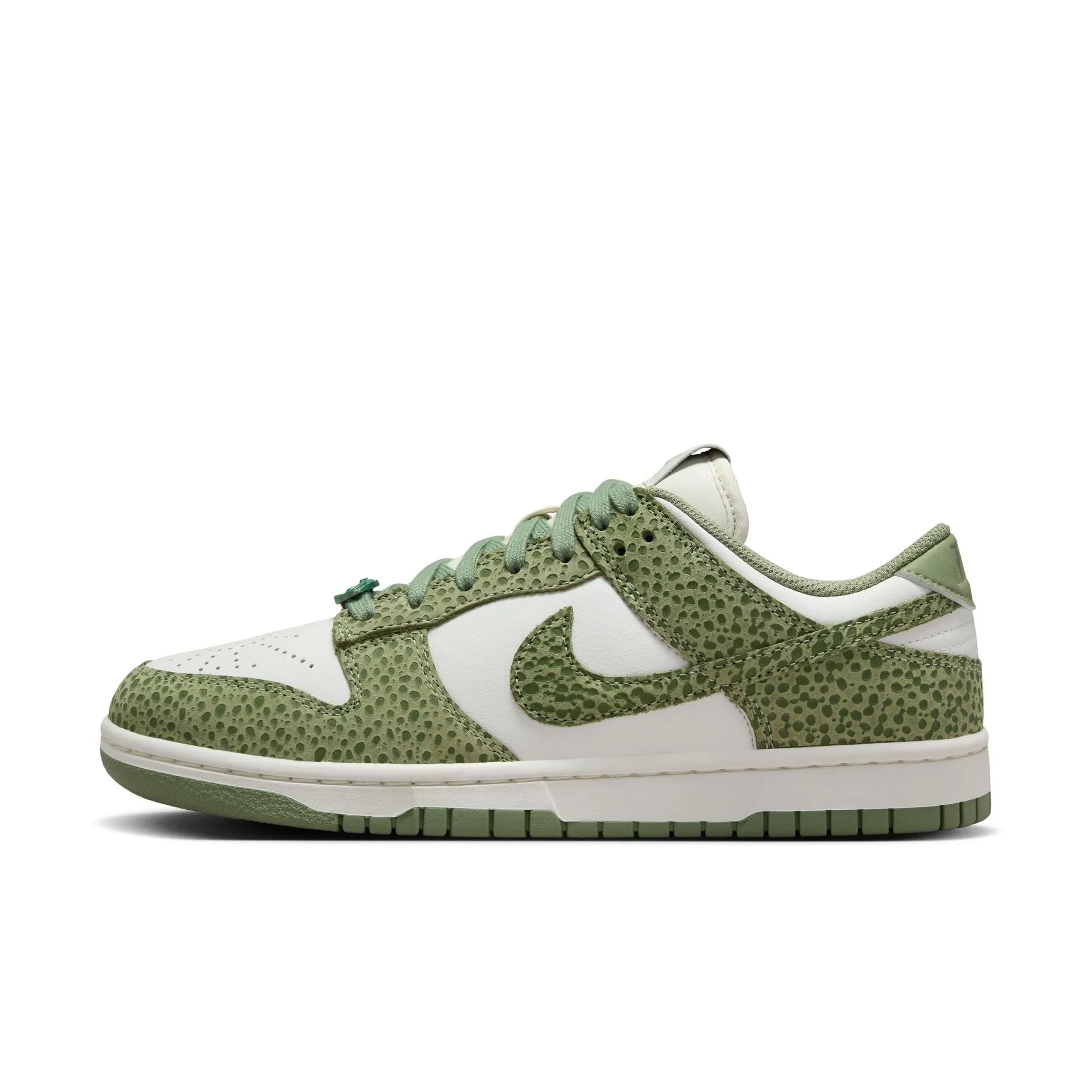 WMNS Nike Dunk Low PRM (Oil Green/Oil Green/Treeline)