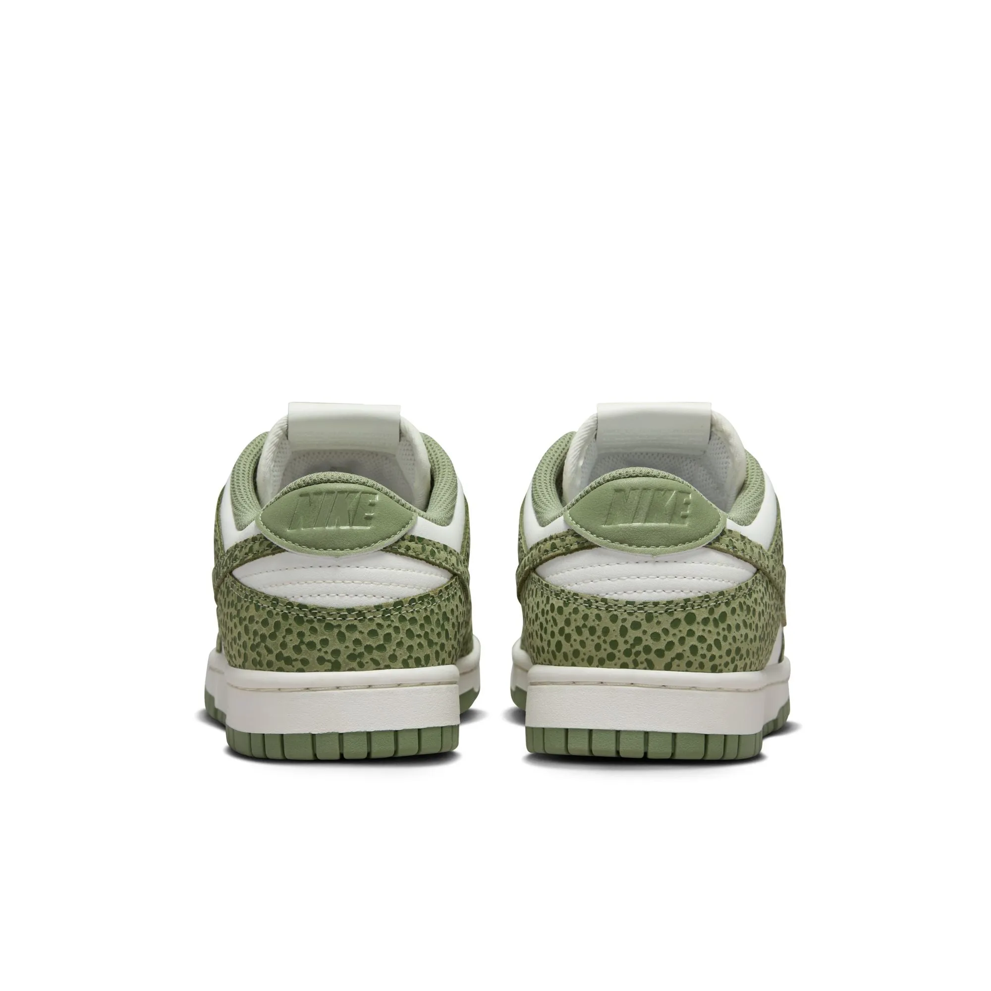 WMNS Nike Dunk Low PRM (Oil Green/Oil Green/Treeline)