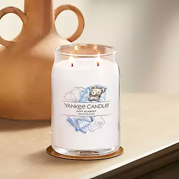 Yankee Candle Signature Soft Blanket Large Jar | Kaleidoscope